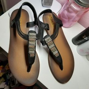 MUDD Sandals💐DonatingSoon!(6/23)💐